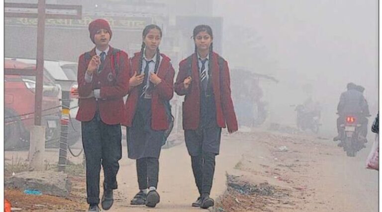 केके पाठक के कारण स्कूली बच्चों को ठंड में परेशानी हो रही है, अब तक स्कूल बंद करने का आदेश क्यों नहीं जारी हुआ?