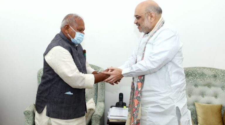लालू ने मुझे मुख्यमंत्री बनने का ऑफर दिया था, मैं चाहता तो सीएम बन सकता था, मांझी किसी भी कीमत पर दो मंत्री पद चाहते हैं.