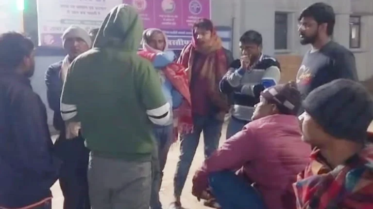  रिश्तेदार के यहां से लौट रहे पंपकर्मी समेत तीन को ट्रक ने कुचला; एक की मौत, दो गंभीर