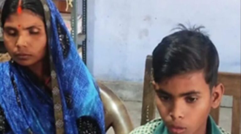 मां ने कर्ज नहीं चुकाया तो बैंक मैनेजर ने बेटे को बंधक बनाकर 14 दिन तक बर्तन धुलवाया और घर का काम कराया।