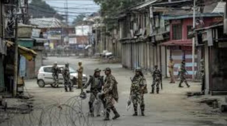 नेपाल में बवाल, प्रशासन ने लगाया कर्फ्यू, भारत से लोगों के प्रवेश पर रोक, फायरिंग में कई लोग घायल