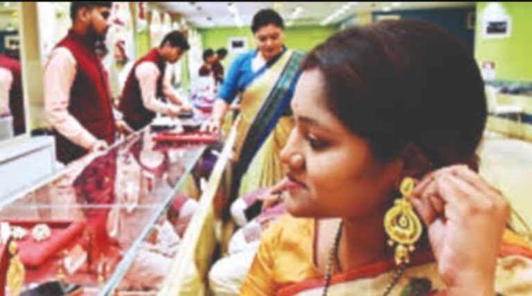 10 मई को है अक्षय तृतीया, सोने-तांबे के साथ खरीदें बर्तन, मां लक्ष्मी होंगी प्रसन्न