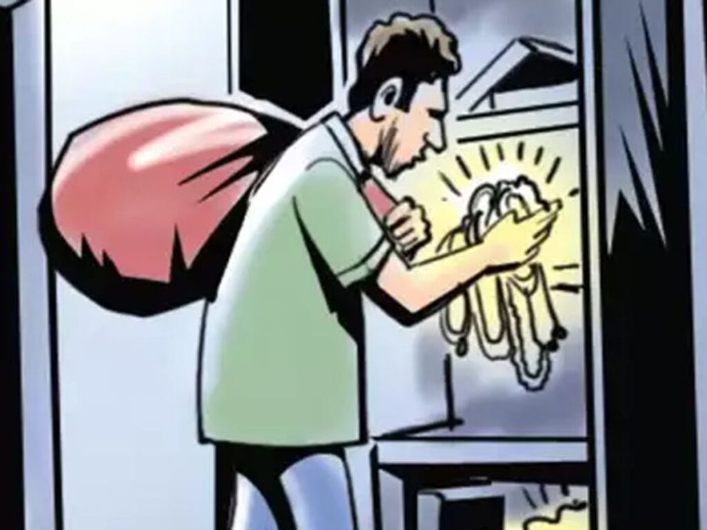 बैंक लॉकर से दो करोड़ का सोना गायब होने का मामला: कैशियर निकला मास्टरमाइंड, बैंक लॉकर से दो करोड़ का सोना गायब होने का मामला: कैशियर निकला मास्टरमाइंड,