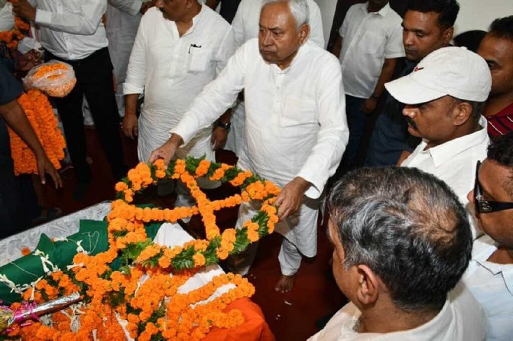 राजकीय सम्मान के साथ शारदा सिन्हा का अंतिम संस्कार कल, सीएम नीतीश ने दी श्रद्धांजलि